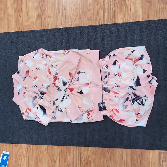 2 piece athletic set - Picture 2 of 4